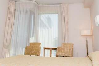 Отель Hotel Burgas Бургас Двухместный номер с 1 кроватью или 2 отдельными кроватями-5