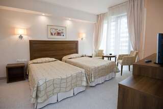 Отель Hotel Burgas Бургас Двухместный номер Делюкс с 1 кроватью или 2 отдельными кроватями-15