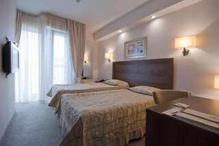 Отель Hotel Burgas Бургас Двухместный номер с 1 кроватью или 2 отдельными кроватями-12